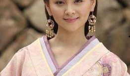 穿越成吃瓜丫鬟免费阅读,宫廷风云下的逆袭之路