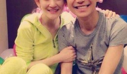 何炅爆料谢娜英语视频,娜姐英语水平大揭秘！