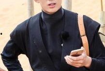 圈内扒叔爆料吴磊赵露思,扒叔独家爆料，甜蜜互动引粉丝热议