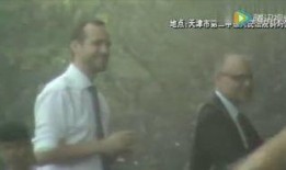 二傻吃瓜视频免费观看