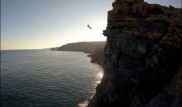 悬崖在线观看,在线揭秘惊险刺激的极限挑战之旅